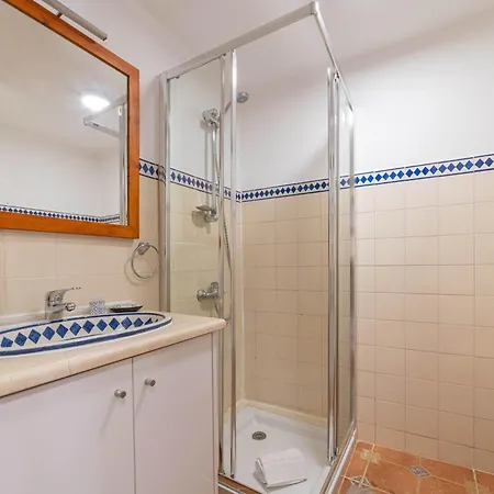 Cozy Bica Flat With Balcony 아파트 *