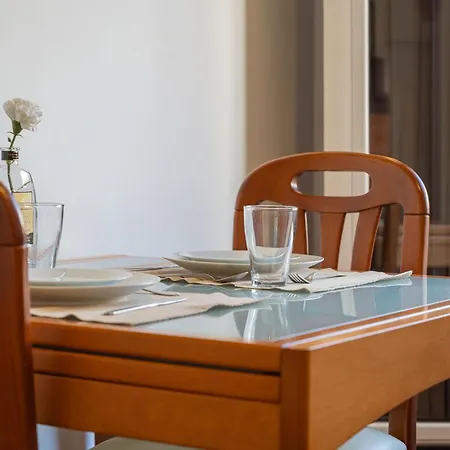 Cozy Bica Flat With Balcony 아파트 리스본