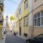 Cozy Bica Flat With Balcony * Lisboa