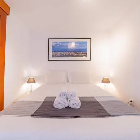 Cozy Bica Flat With Balcony * 리스본
