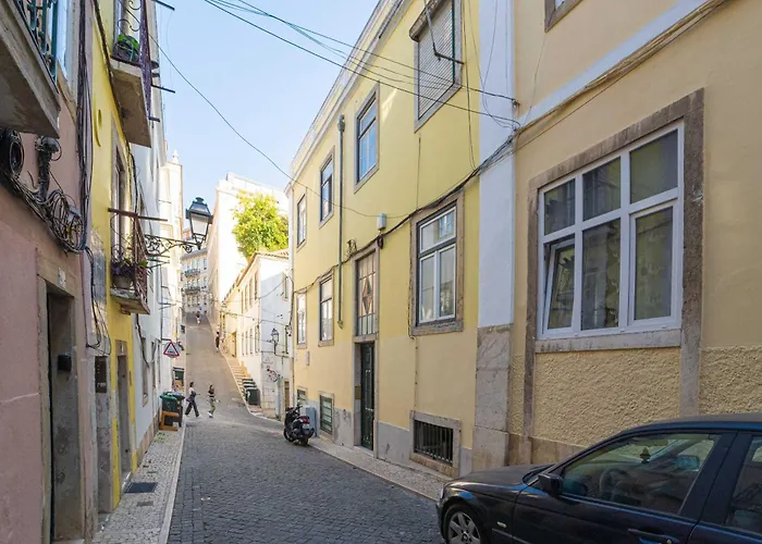 Cozy Bica Flat With Balcony * Lisboa